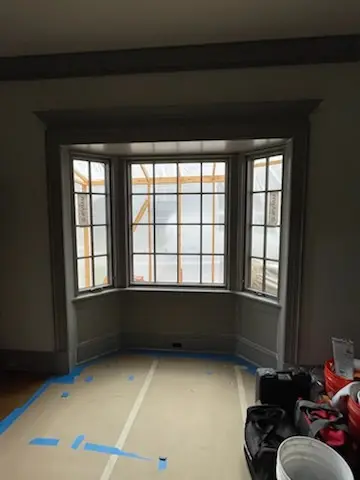 Bay window opening framed from inside, first room
